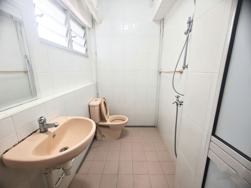 514 Choa Chu Kang Street 51, 514 Choa Chu Kang Street 51, Room Rental, 100 sqft, HDB Flat For Rent, by Gilbert Chong, 500165080 - Bathroom - PropertyGuru.com.sg