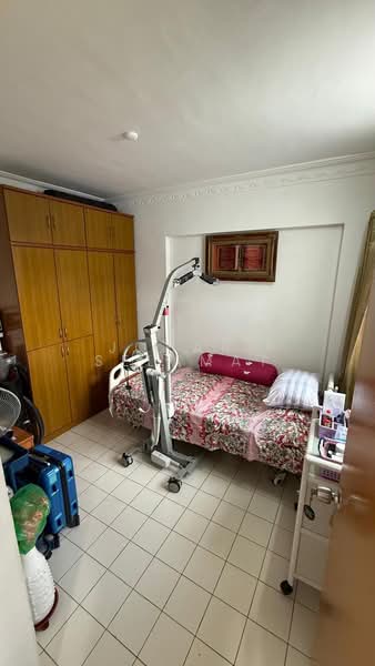 367 Clementi Avenue 2, 367 Clementi Avenue 2, 2 Bedrooms, 721 sqft, HDB Flat For Sale, by Johari Selamat, 500165089 - Bedroom - PropertyGuru.com.sg