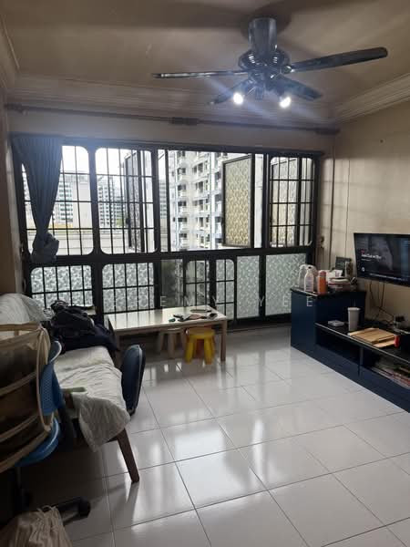 604 Jurong West Street 62, 604 Jurong West Street 62, 3 Bedrooms, 1,023 sqft, HDB Flat For Sale, by Jeremy Yee, 500165091 - Living Room - PropertyGuru.com.sg