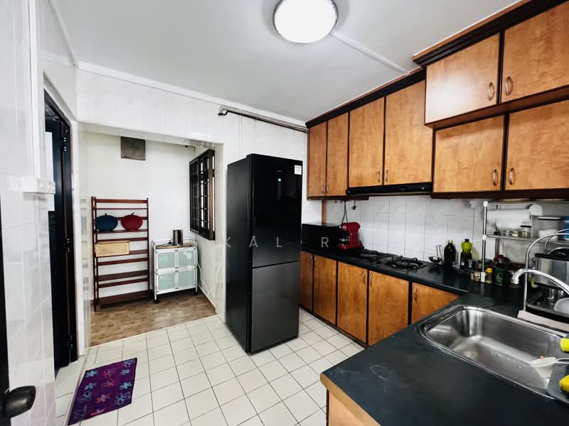 227B Compassvale Drive, 227B Compassvale Drive, 3 Bedrooms, 1,238 sqft, HDB Flat For Rent, by Kal R, 500165097 - Kitchen - PropertyGuru.com.sg