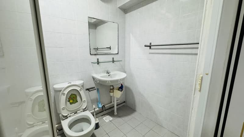291B Compassvale Street, 291B Compassvale Street, 3 Bedrooms, 1,184 sqft, HDB Flat For Rent, by Megan Tan, 500165101 - Bathroom - PropertyGuru.com.sg