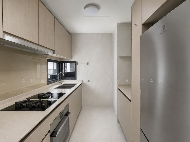 Penrose, 22 Sims Drive, 3 Bedrooms, 936 sqft, Condominium For Sale, by Amanda Elisha Tan, 500165110 - Kitchen - PropertyGuru.com.sg