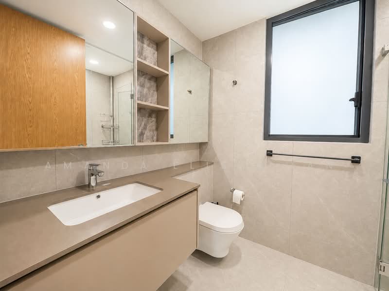 Penrose, 22 Sims Drive, 3 Bedrooms, 936 sqft, Condominium For Sale, by Amanda Elisha Tan, 500165110 - Common Bathroom - PropertyGuru.com.sg