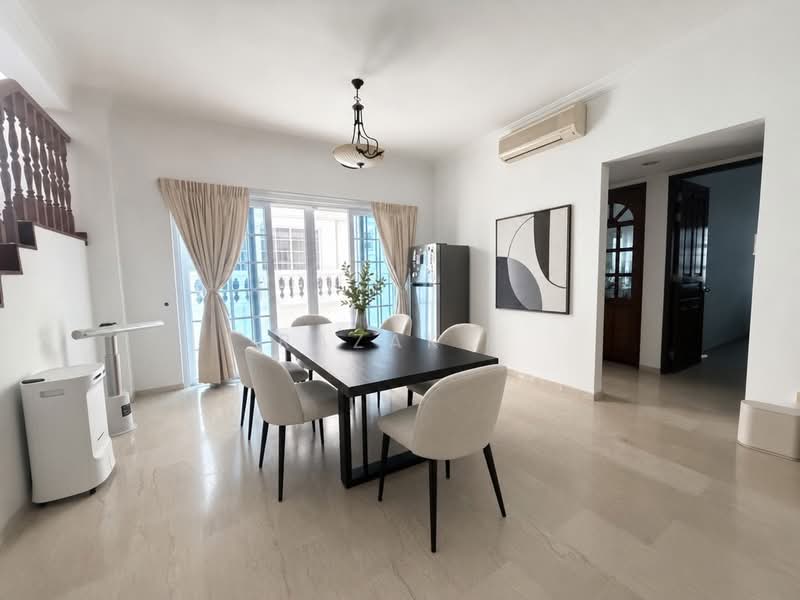 Freehold Goodman Semi-D, 7 Mins Walk MRT, crescent road, goodman road,poole road,branksome road,wilkinson road,boscombe road, 8 Bedrooms, 4,300 sqft, Semi-Detached House For Sale, by Razak ., 500165118 - Dining Room - PropertyGuru.com.sg