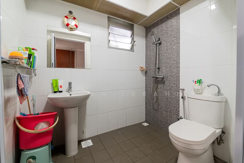 363B Sembawang Crescent, 363B Sembawang Crescent, 3 Bedrooms, 1,001 sqft, HDB Flat For Sale, by Farhan Ibrahim, 500165127 - Bathroom - PropertyGuru.com.sg