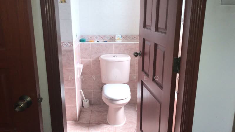 Ballota Park Condo, 156 Mariam Way, Room Rental, 200 sqft, Condominium For Rent, by Danny Yeo, 500165128 - Bathroom - PropertyGuru.com.sg