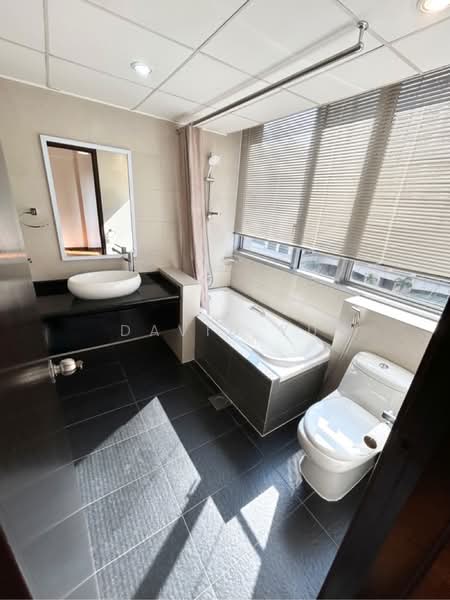 UE Square, 205 River Valley Road, 3 Bedrooms, 1,055 sqft, Condominium For Rent, by David Yu, 500165129 - PropertyGuru.com.sg