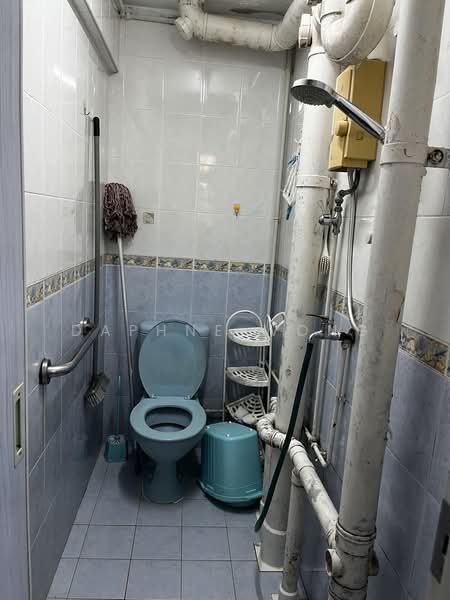94 Commonwealth Drive, 94 Commonwealth Drive, 3 Bedrooms, 646 sqft, HDB Flat For Rent, by Daphne Wong, 500165140 - Bathroom - PropertyGuru.com.sg