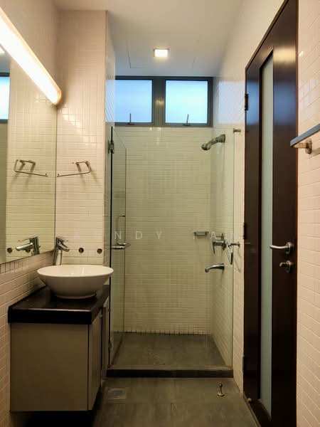 Bedok Road, Bedok Road, 5 Bedrooms, 4,000 sqft, Semi-Detached House For Rent, by Anndy Tan, 500165155 - Bathroom 1 - PropertyGuru.com.sg