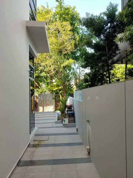 Bedok Road, Bedok Road, 5 Bedrooms, 4,000 sqft, Semi-Detached House For Rent, by Anndy Tan, 500165155 - Exterior - PropertyGuru.com.sg