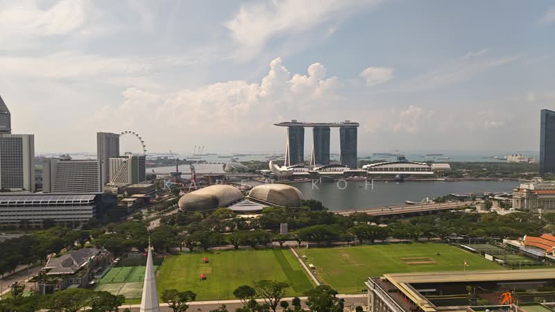 Peninsula Plaza, 111 North Bridge Road, 2,175 sqft, Office For Rent, by Karen Koh, 500165158 - Exterior - CommercialGuru.com.sg
