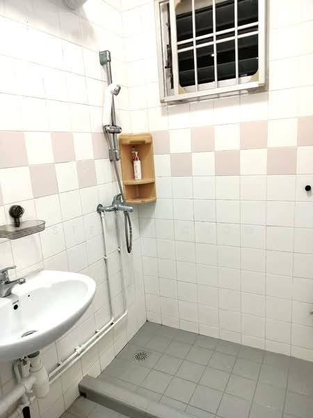668C Jurong West Street 64, 668C Jurong West Street 64, Room Rental, 130 sqft, HDB Flat For Rent, by Steven Choo, 500165163 - Bathroom - PropertyGuru.com.sg