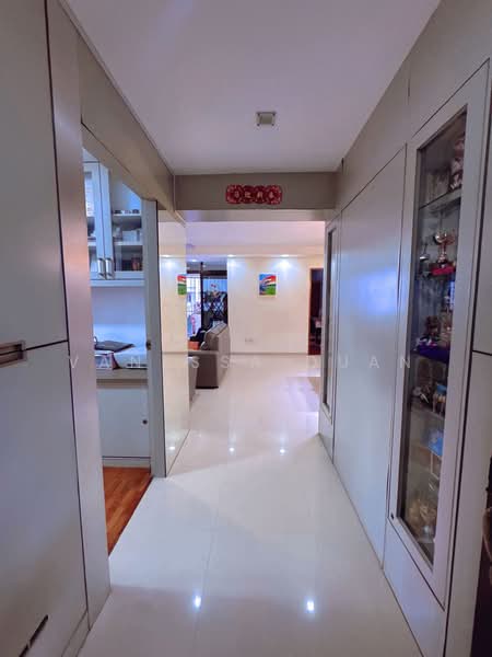 671C Jurong West Street 65, 671C Jurong West Street 65, 4 Bedrooms, 1,356 sqft, HDB Flat For Sale, by Vanessa Duan, 500165167 - Corridor - PropertyGuru.com.sg