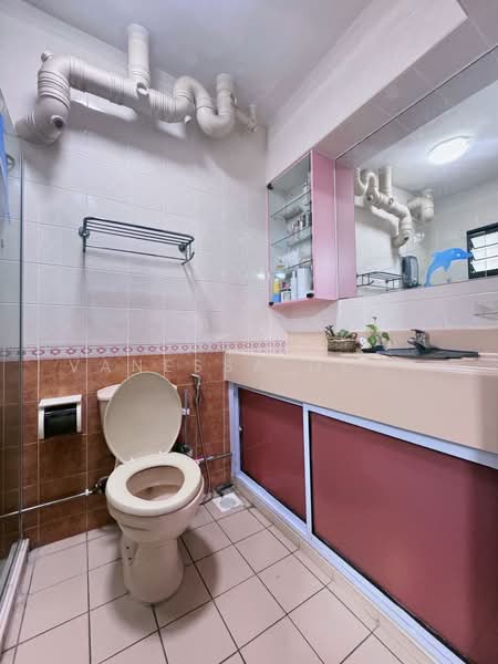 671C Jurong West Street 65, 671C Jurong West Street 65, 4 Bedrooms, 1,356 sqft, HDB Flat For Sale, by Vanessa Duan, 500165167 - Bathroom - PropertyGuru.com.sg