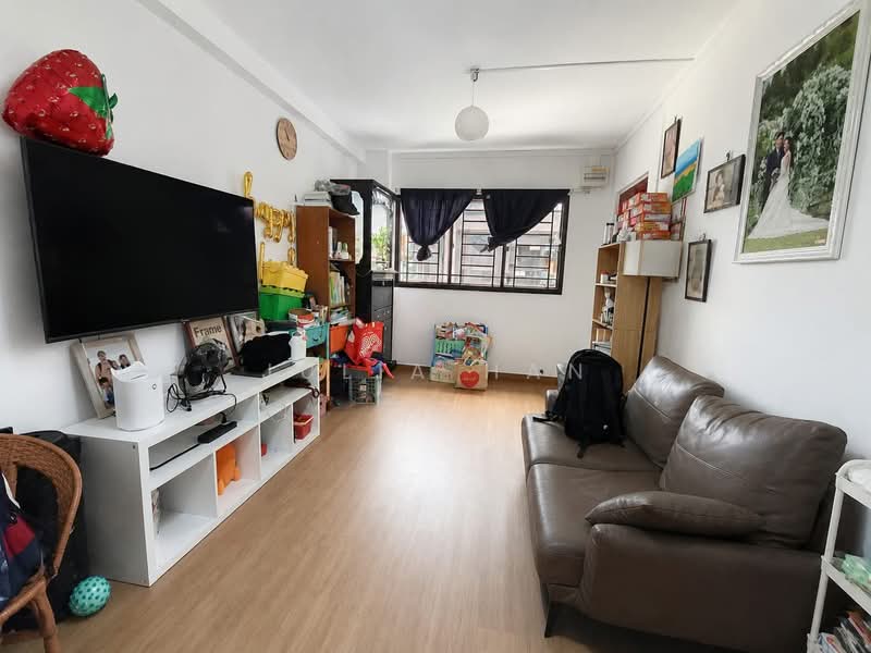 917 Jurong West Street 91, 917 Jurong West Street 91, 2 Bedrooms, 786 sqft, HDB Flat For Sale, by Julia Han, 500165171 - Living Room - PropertyGuru.com.sg
