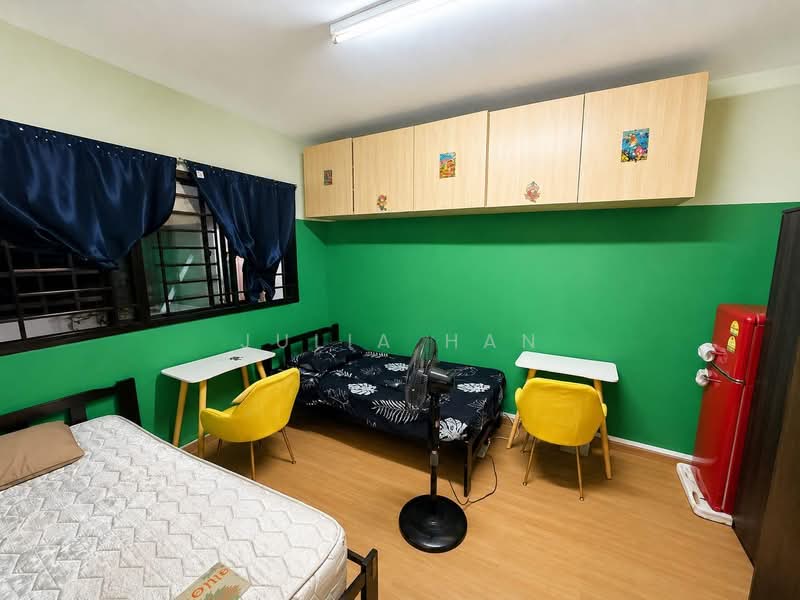 917 Jurong West Street 91, 917 Jurong West Street 91, 2 Bedrooms, 786 sqft, HDB Flat For Sale, by Julia Han, 500165171 - Bedroom - PropertyGuru.com.sg