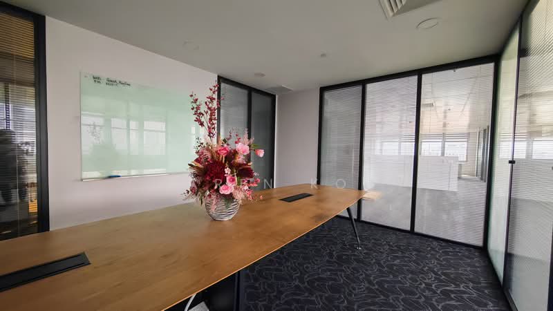 Peninsula Plaza, 111 North Bridge Road, 3,552 sqft, Office For Rent, by Karen Koh, 500165183 - CommercialGuru.com.sg