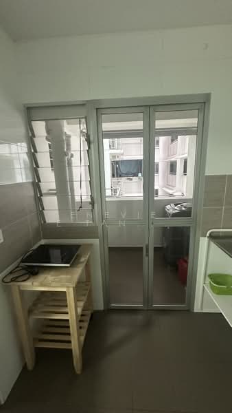 574A Woodlands Drive 16, 574A Woodlands Drive 16, 3 Bedrooms, 1,001 sqft, HDB Flat For Sale, by Genevieve Tan 陈仪珠, 500165184 - Kitchen - PropertyGuru.com.sg