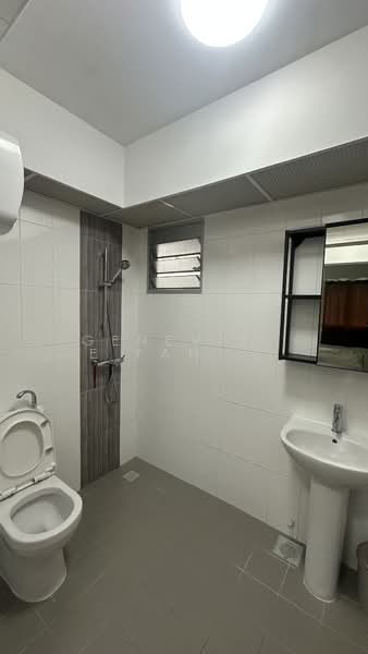 574A Woodlands Drive 16, 574A Woodlands Drive 16, 3 Bedrooms, 1,001 sqft, HDB Flat For Sale, by Genevieve Tan 陈仪珠, 500165184 - Bathroom - PropertyGuru.com.sg