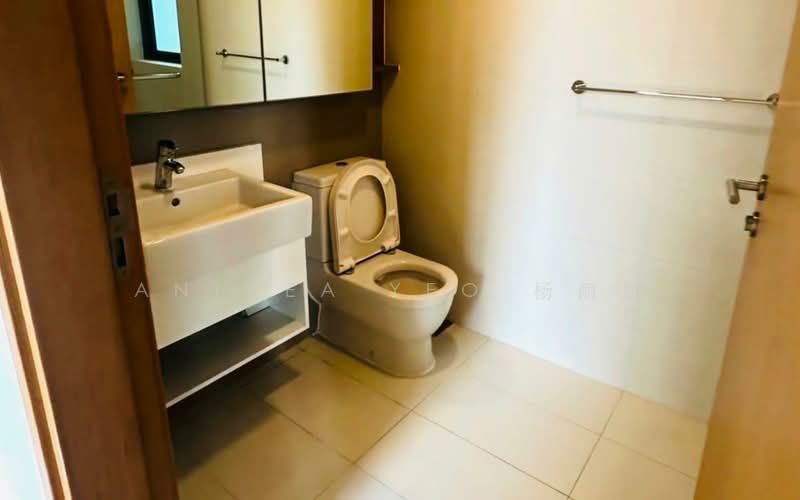 Soleil @ Sinaran, 2 Sinaran Drive, 2 Bedrooms, 958 sqft, Condominium For Rent, by Anthea Yeo 杨丽娇, 500165185 - Bathroom - PropertyGuru.com.sg