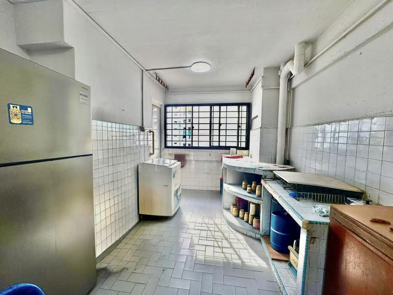 165 Yishun Ring Road, 165 Yishun Ring Road, 2 Bedrooms, 689 sqft, HDB Flat For Sale, by Edeline Ooi, 500165193 - Kitchen - PropertyGuru.com.sg