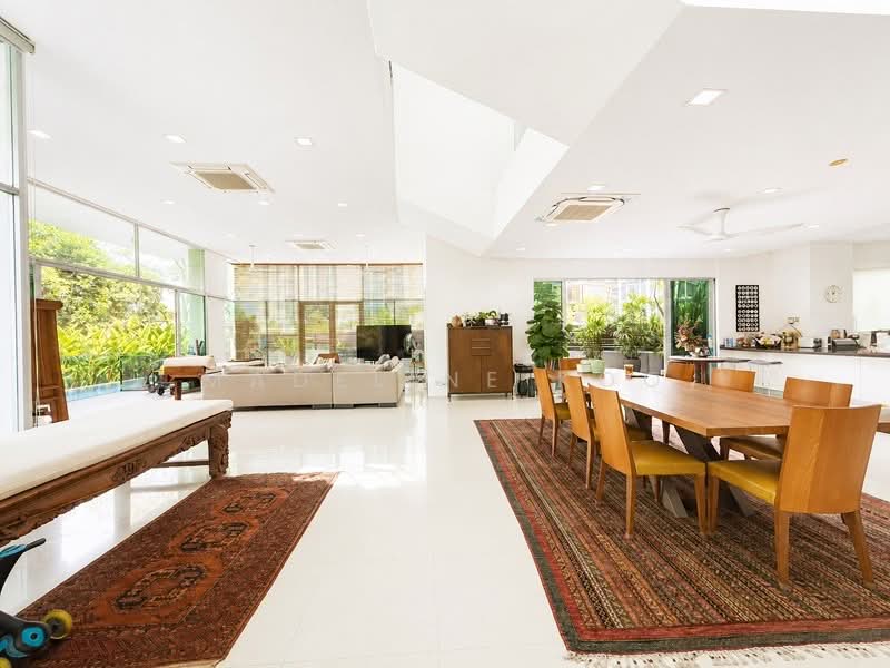 WAREHAM ROAD, , 7 Bedrooms, 6,514 sqft, Bungalow House For Sale, by Madeline Koo, 500165226 - PropertyGuru.com.sg