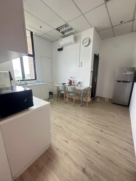 Tradehub 21, 18 Boon Lay Way, 4,004 sqft, Light Industrial (B1) For Sale, by Jasmine Tan, 500165227 - Kitchen - CommercialGuru.com.sg