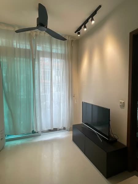 Parc Rosewood, 71 Rosewood Drive, 1 Bedroom, 431 sqft, Condominium For Sale, by Mae Liu, 500165229 - Living Room - PropertyGuru.com.sg