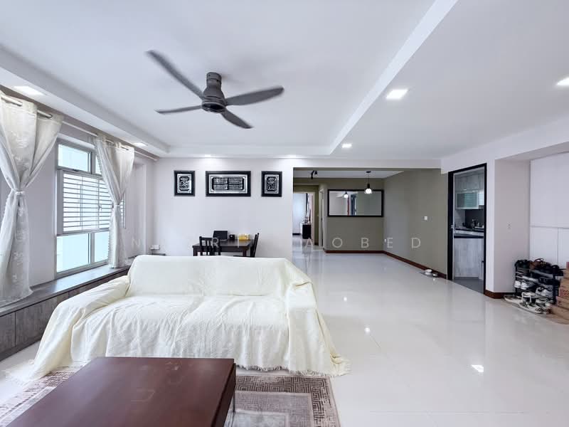 815B Choa Chu Kang Avenue 7, 815B Choa Chu Kang Avenue 7, 3 Bedrooms, 1,216 sqft, HDB Flat For Sale, by Nazri Baobed, 500165236 - Living Room - PropertyGuru.com.sg