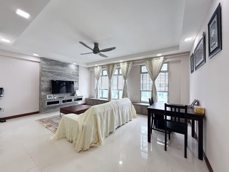 815B Choa Chu Kang Avenue 7, 815B Choa Chu Kang Avenue 7, 3 Bedrooms, 1,216 sqft, HDB Flat For Sale, by Nazri Baobed, 500165236 - Living Room - PropertyGuru.com.sg