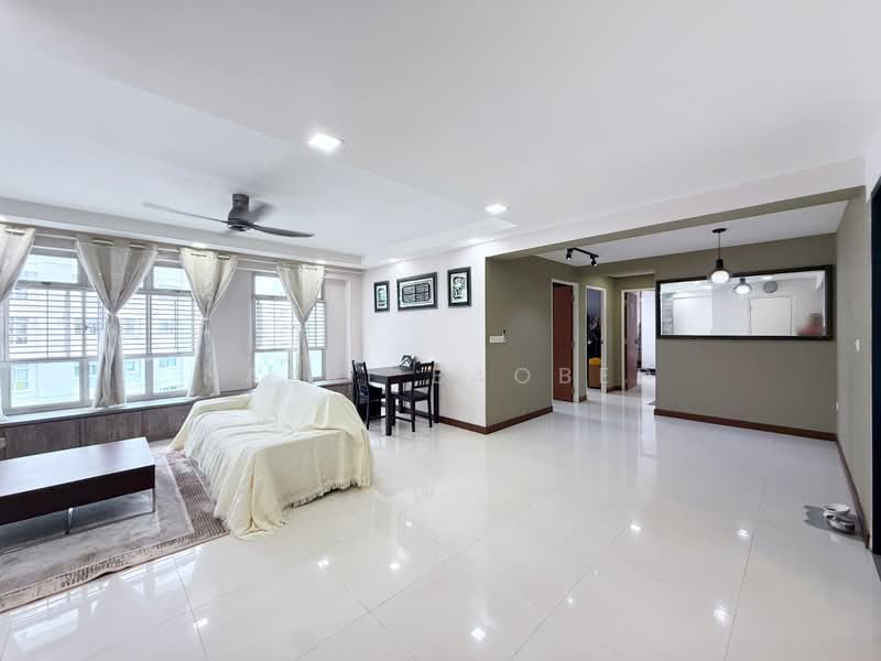 815B Choa Chu Kang Avenue 7, 815B Choa Chu Kang Avenue 7, 3 Bedrooms, 1,216 sqft, HDB Flat For Sale, by Nazri Baobed, 500165236 - Living Room - PropertyGuru.com.sg
