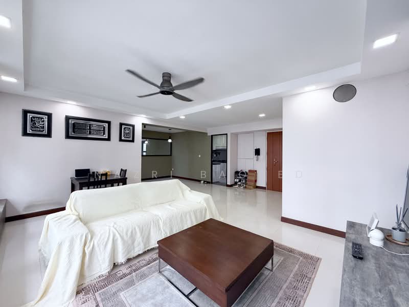 815B Choa Chu Kang Avenue 7, 815B Choa Chu Kang Avenue 7, 3 Bedrooms, 1,216 sqft, HDB Flat For Sale, by Nazri Baobed, 500165236 - Living Room - PropertyGuru.com.sg