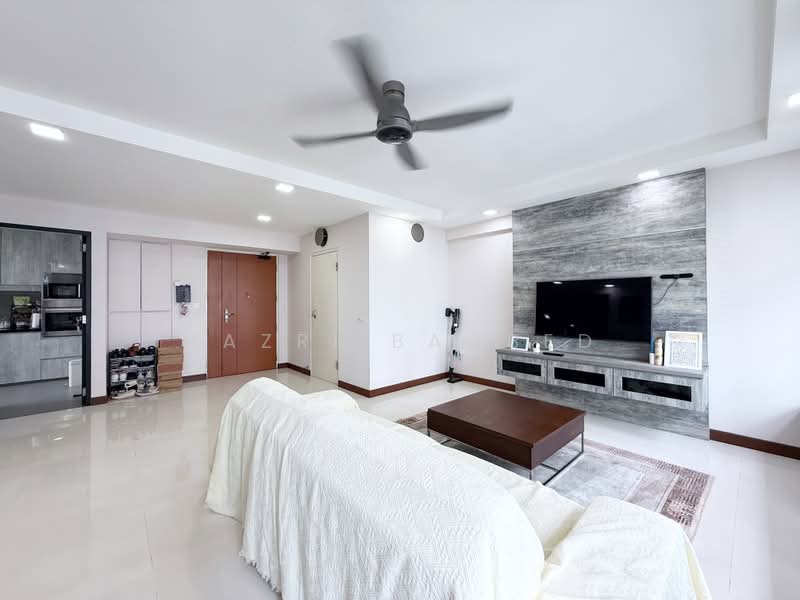 815B Choa Chu Kang Avenue 7, 815B Choa Chu Kang Avenue 7, 3 Bedrooms, 1,216 sqft, HDB Flat For Sale, by Nazri Baobed, 500165236 - Living Room - PropertyGuru.com.sg