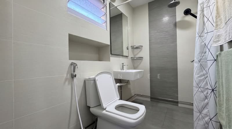 752 Pasir Ris Street 71, 752 Pasir Ris Street 71, 3 Bedrooms, 1,163 sqft, HDB Flat For Rent, by Marvin Lee, 500165242 - Bathroom - PropertyGuru.com.sg