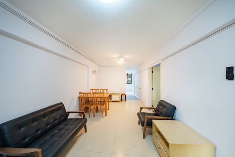 55 Lorong 5 Toa Payoh, 55 Lorong 5 Toa Payoh, 1 Bedroom, 463 sqft, HDB Flat For Sale, by Jerome Yap, 500165263 - Living Room - PropertyGuru.com.sg