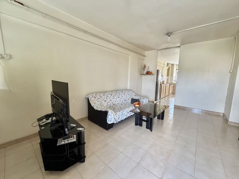 105 Bishan Street 12, 105 Bishan Street 12, 2 Bedrooms, 689 sqft, HDB Flat For Sale, by J.A. Goh 吴永益, 500165284 - Living Room - PropertyGuru.com.sg