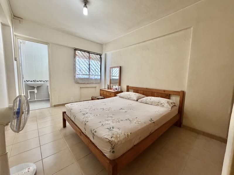 105 Bishan Street 12, 105 Bishan Street 12, 2 Bedrooms, 689 sqft, HDB Flat For Sale, by J.A. Goh 吴永益, 500165284 - Bedroom - PropertyGuru.com.sg