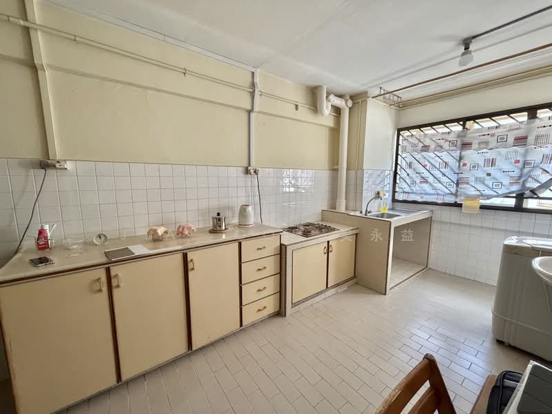105 Bishan Street 12, 105 Bishan Street 12, 2 Bedrooms, 689 sqft, HDB Flat For Sale, by J.A. Goh 吴永益, 500165284 - Kitchen - PropertyGuru.com.sg
