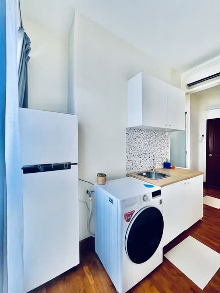 D'Manor, Tanah Merah Kechil Avenue, Studio, 350 sqft, Terraced House For Rent, by Trudy Tan, 500165293 - Kitchen - PropertyGuru.com.sg