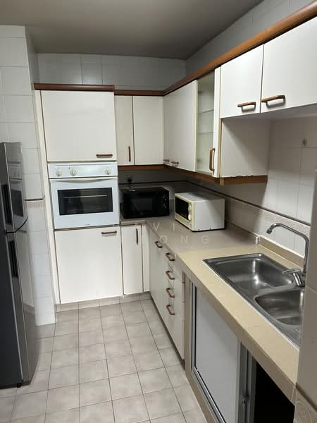 Maple Woods, 985 Bukit Timah Road, 2 Bedrooms, 915 sqft, Condominium For Rent, by David Cheong, 500165297 - Kitchen - PropertyGuru.com.sg