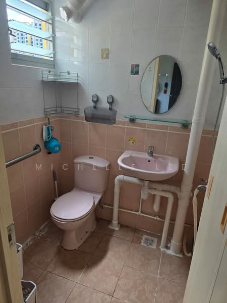 644 Ang Mo Kio Avenue 4, 644 Ang Mo Kio Avenue 4, Room Rental, 200 sqft, HDB Flat For Rent, by Michelle Lee, 500165301 - Bathroom - PropertyGuru.com.sg