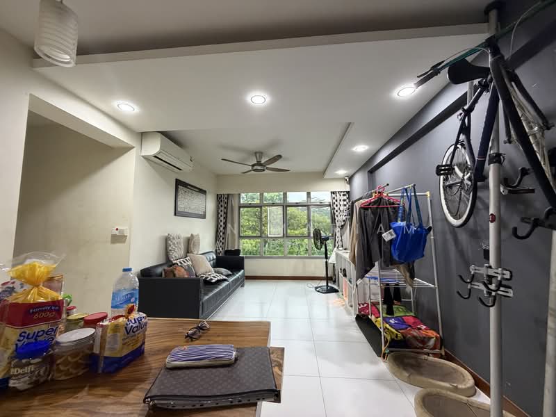 429B Yishun Avenue 11, 429B Yishun Avenue 11, 3 Bedrooms, 990 sqft, HDB Flat For Sale, by Susan Mariam (Amboi), 500165304 - Living Room - PropertyGuru.com.sg