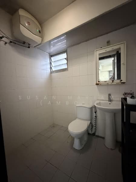 429B Yishun Avenue 11, 429B Yishun Avenue 11, 3 Bedrooms, 990 sqft, HDB Flat For Sale, by Susan Mariam (Amboi), 500165304 - Master Bathroom - PropertyGuru.com.sg