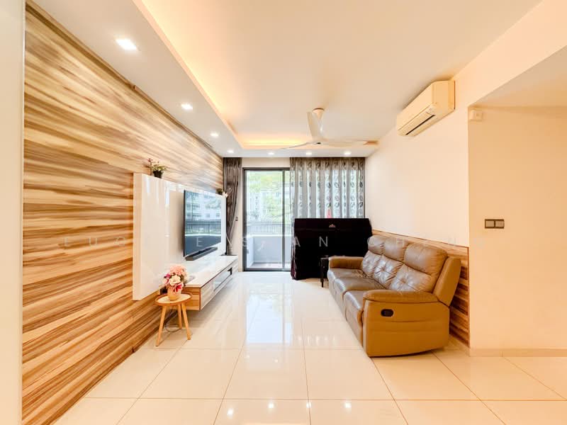 Prive, 31 Punggol Field, 3 Bedrooms, 1,055 sqft, Executive Condominium For Rent, by Eugene Sean Cheng, 500165308 - Living Room - PropertyGuru.com.sg