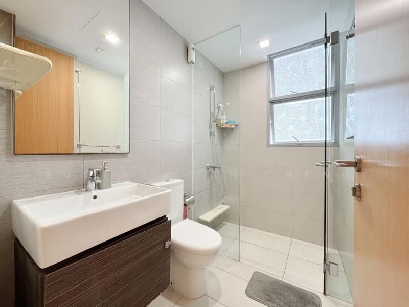Prive, 31 Punggol Field, 3 Bedrooms, 1,055 sqft, Executive Condominium For Rent, by Eugene Sean Cheng, 500165308 - Bathroom - PropertyGuru.com.sg