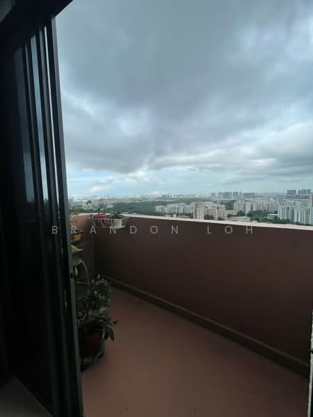 Regent Heights, 50 Bukit Batok East Avenue 5, Room Rental, 150 sqft, Condominium For Rent, by Brandon Loh, 500165311 - Balcony - PropertyGuru.com.sg