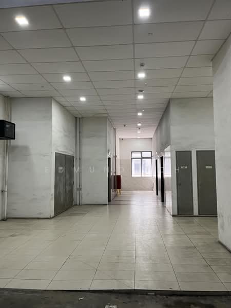North Spring Bizhub, 11 Yishun industrial Street 1, 1,593 sqft, Light Industrial (B1) For Sale, by Edmund Toh, 500165315 - Lift lobby area - CommercialGuru.com.sg