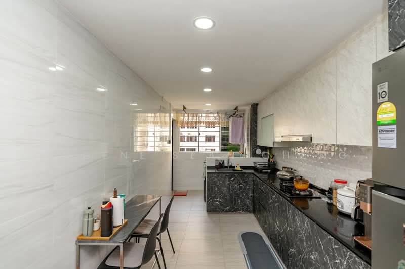 154 Simei Street 1, 154 Simei Street 1, 3 Bedrooms, 1,313 sqft, HDB Flat For Sale, by Eugene Sean Cheng, 500165328 - Kitchen - PropertyGuru.com.sg