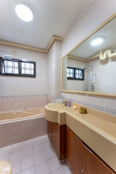357B Admiralty Drive, 357B Admiralty Drive, 4 Bedrooms, 1,184 sqft, HDB Flat For Sale, by Dylan Seng 成伟洋, 500165331 - Bathroom - PropertyGuru.com.sg