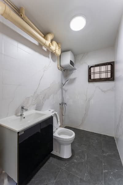 357B Admiralty Drive, 357B Admiralty Drive, 4 Bedrooms, 1,184 sqft, HDB Flat For Sale, by Dylan Seng 成伟洋, 500165331 - Bathroom - PropertyGuru.com.sg